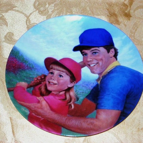 2 Vintage Collector Plates A FATHER'S LOVE Wall Decor Display Dad Gift - Picture 2 of 11